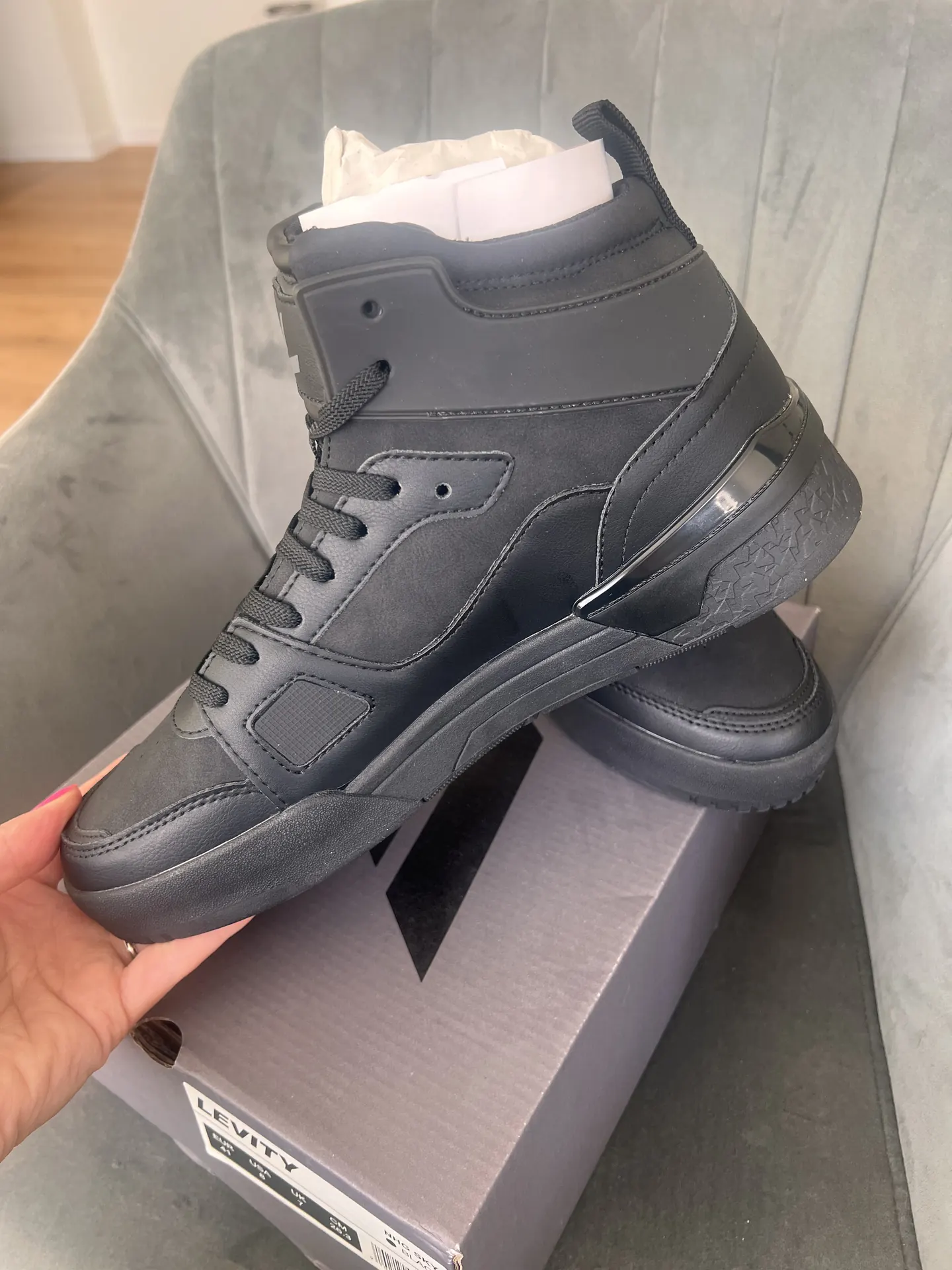 Levity Sky Black 3