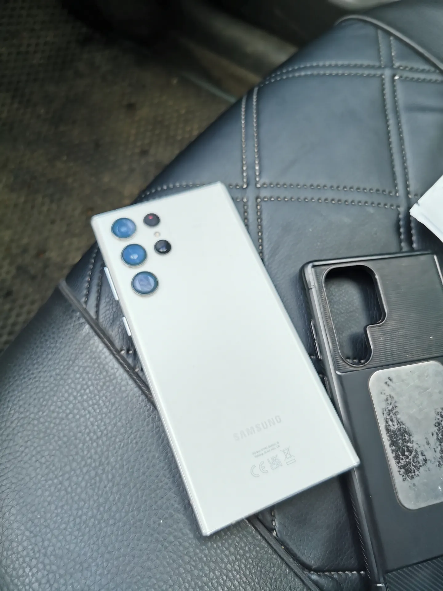 Samsung s22 ultra dužęs 3