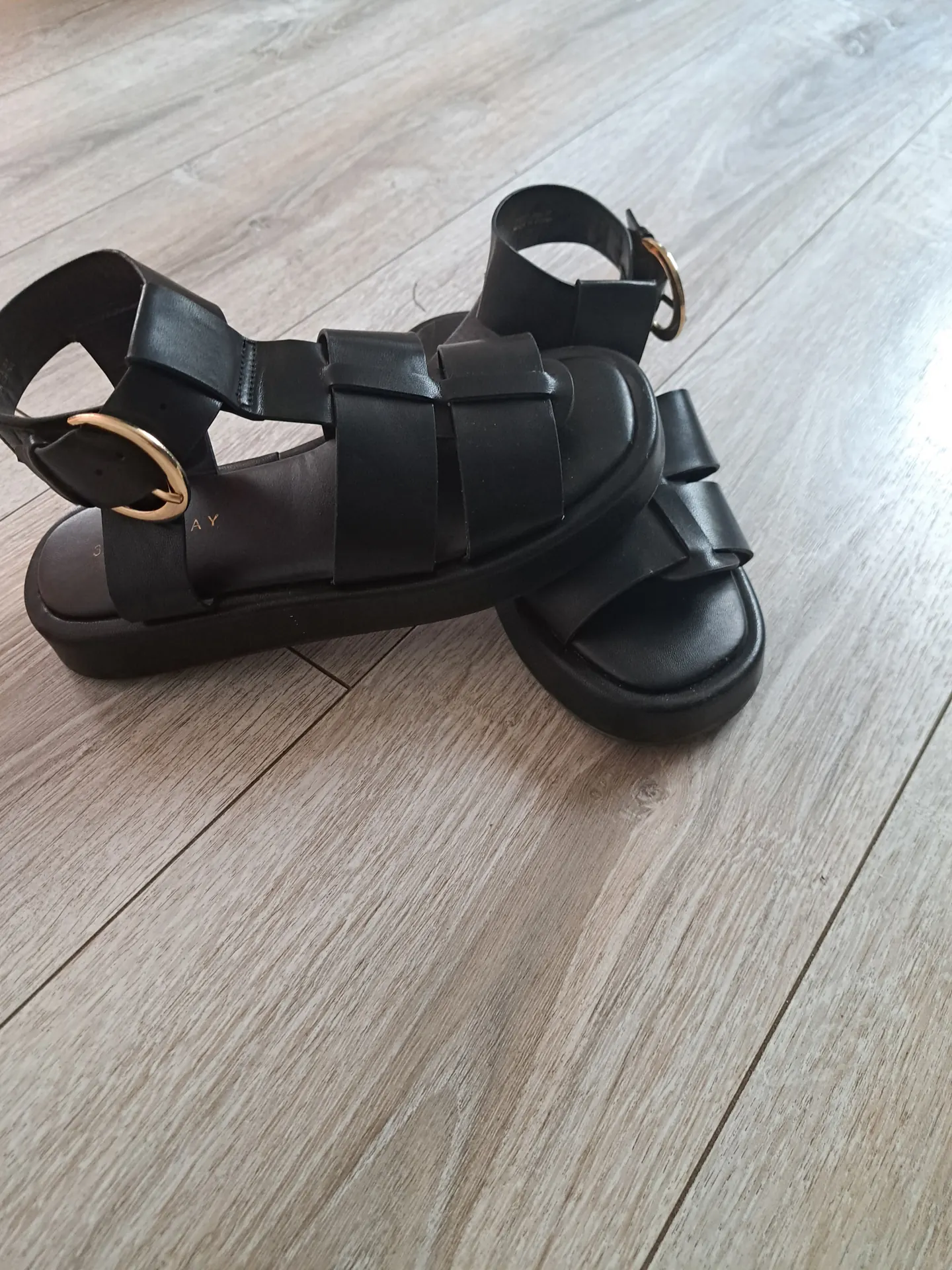 Sandalai 3