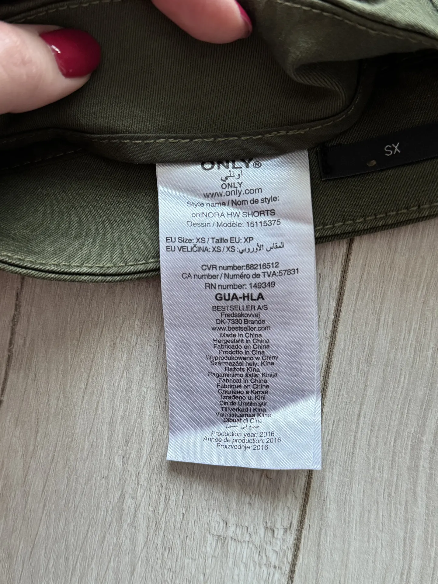 ONLY nauji chaki spalvos šortai XS dydis 4