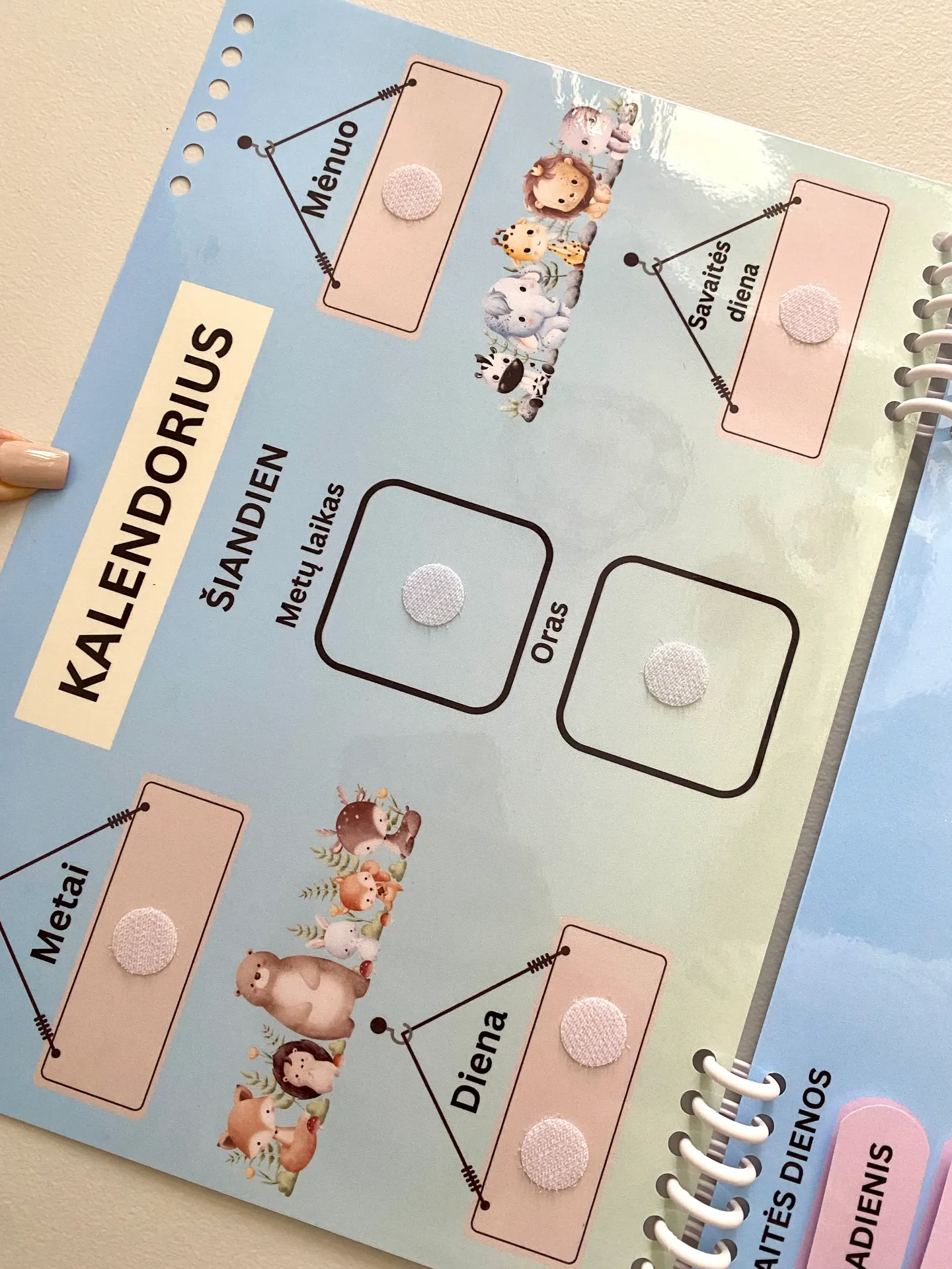 Kalendorius vaikams su daugkartiniais lipdukais 3