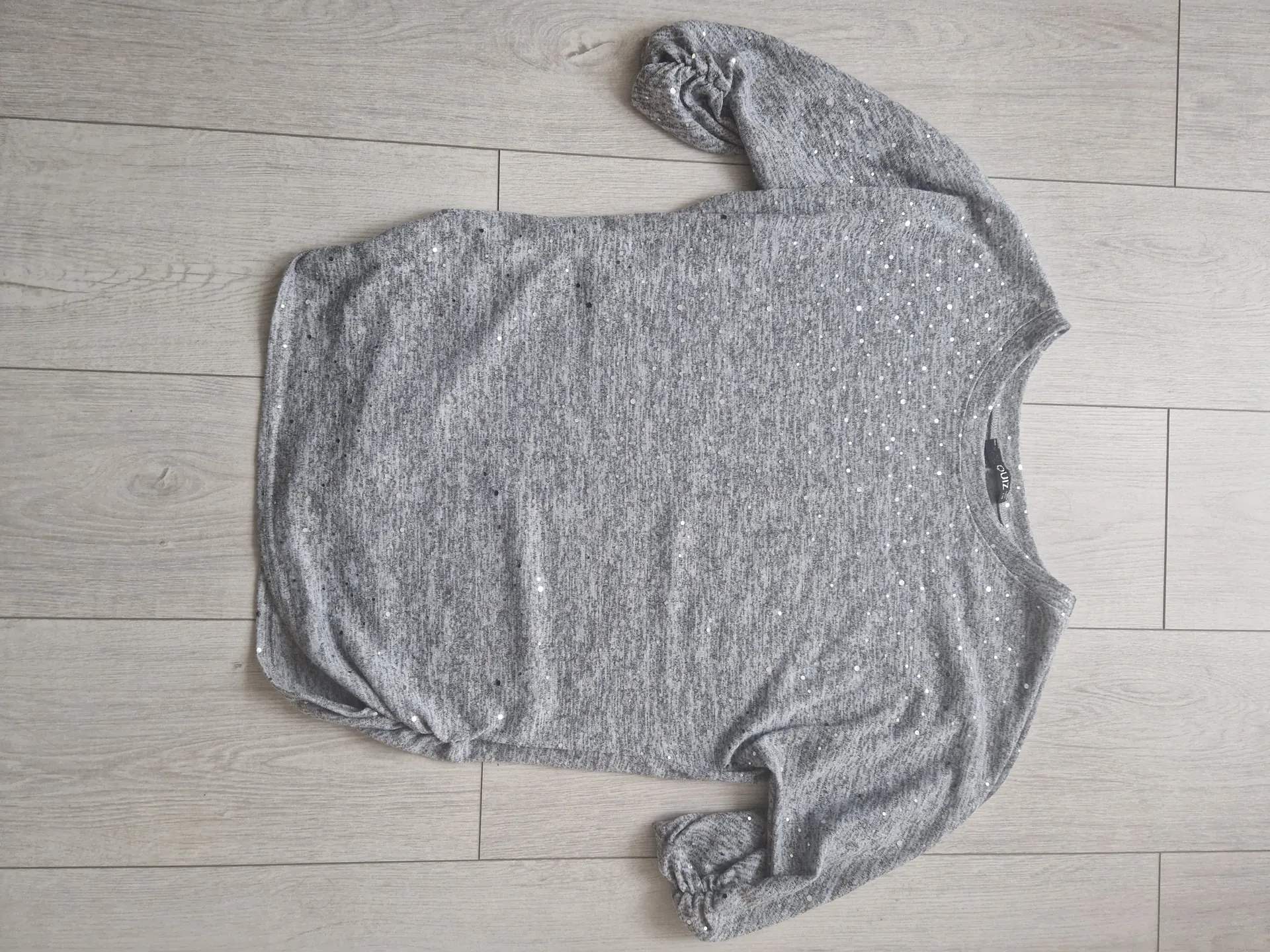 Parduodama palaidinė su blizgučiais,kimono rankovės 3/4 2