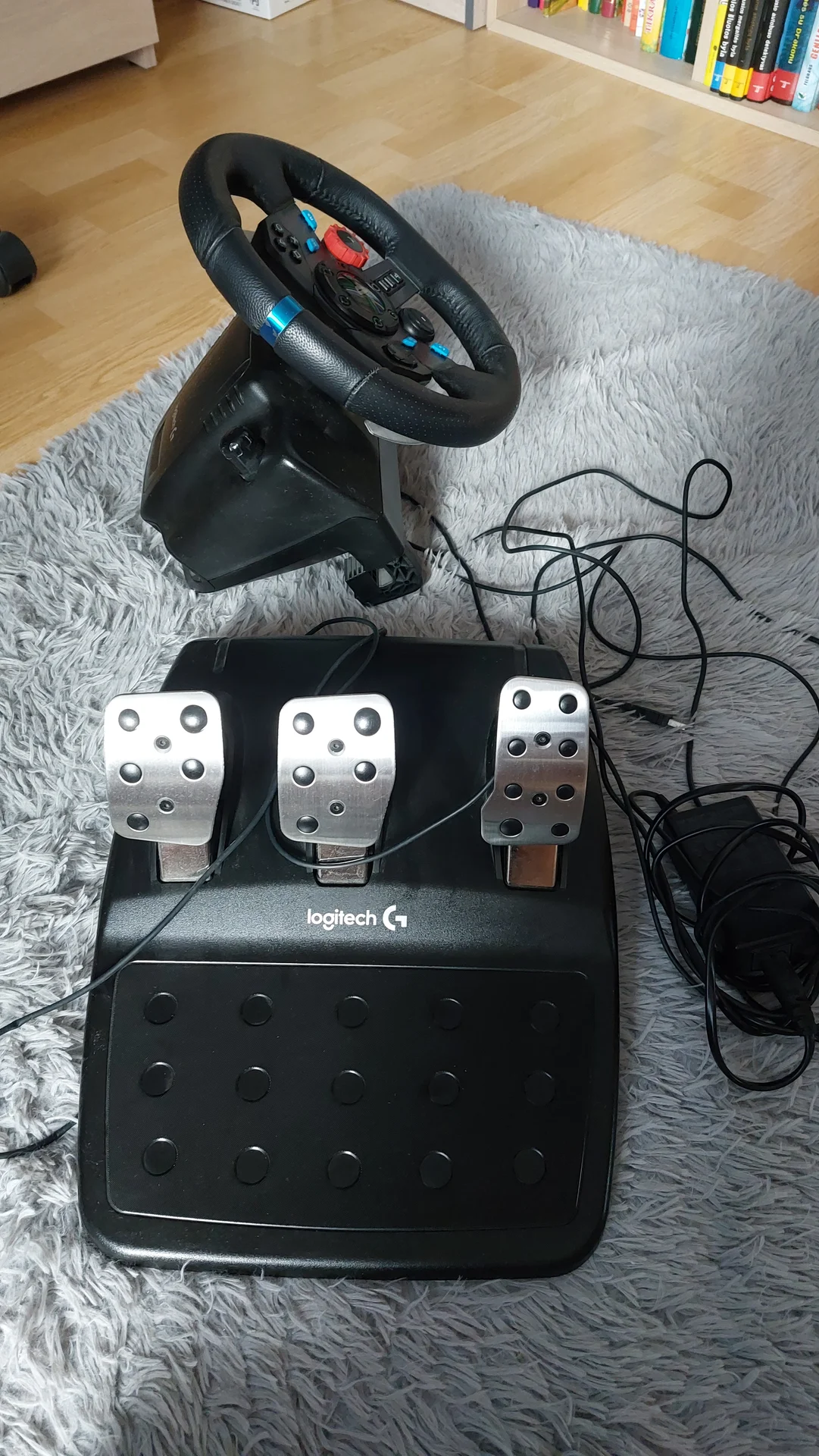 Logitech žaidimų vairas su pedalais 2