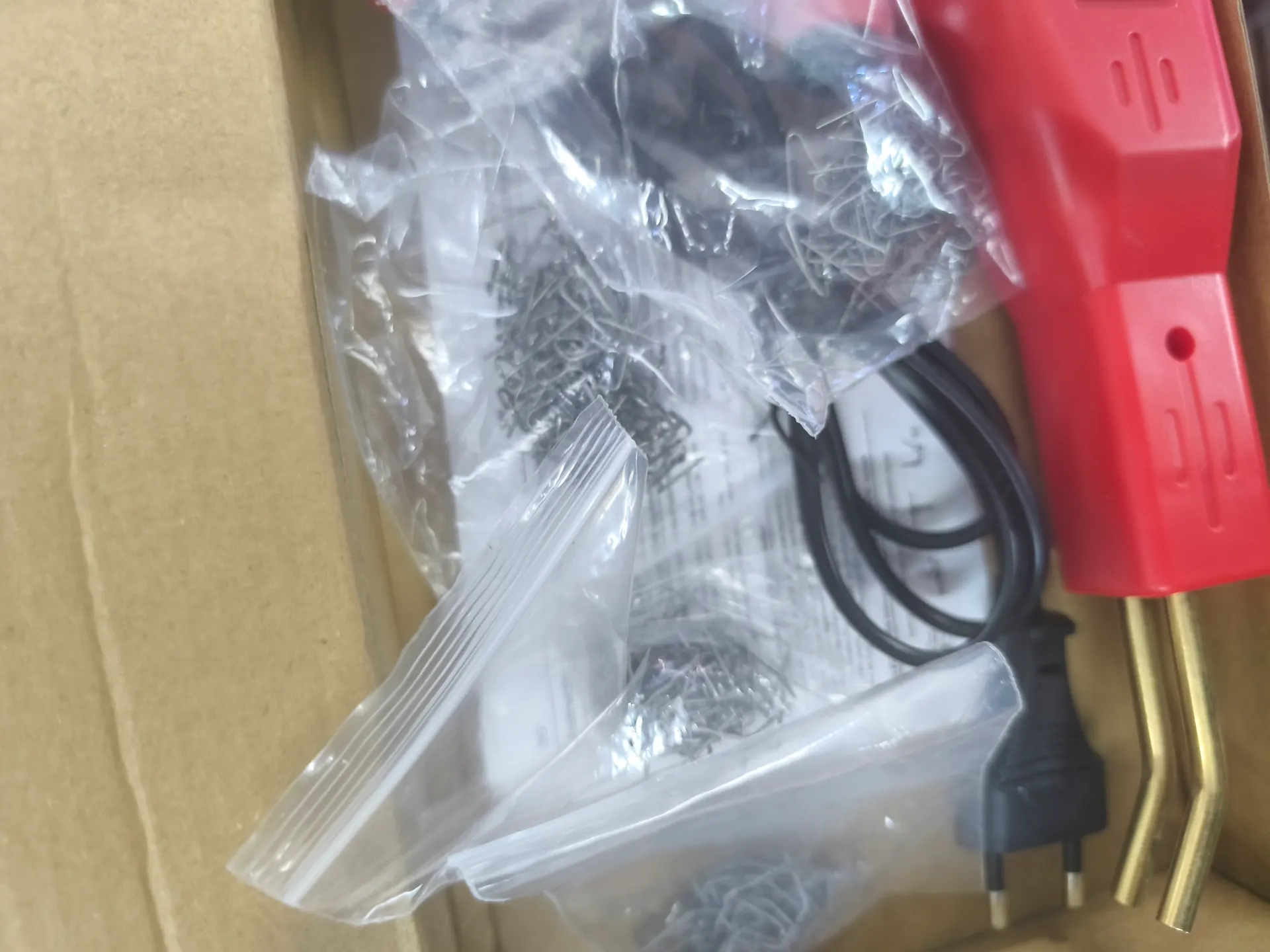 Plastiko lituoklis 4