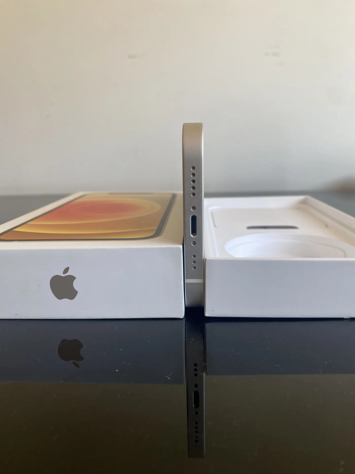 Iphone 12 baltas 64 GB 3