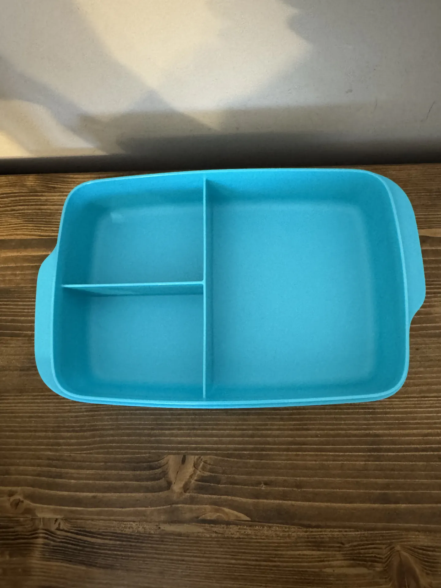 Tupperware dėžutė su skyreliais 2