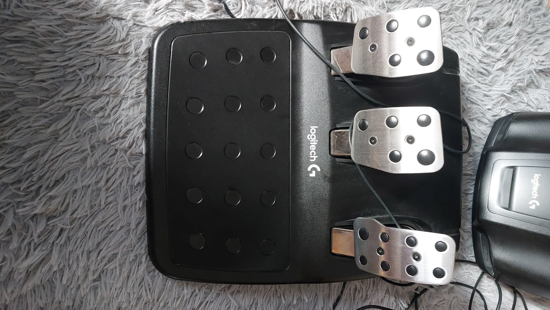 Logitech žaidimų vairas su pedalais 4