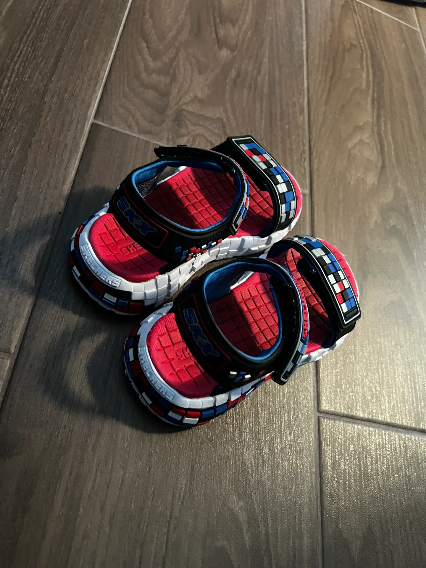 Sketchers basutės 2