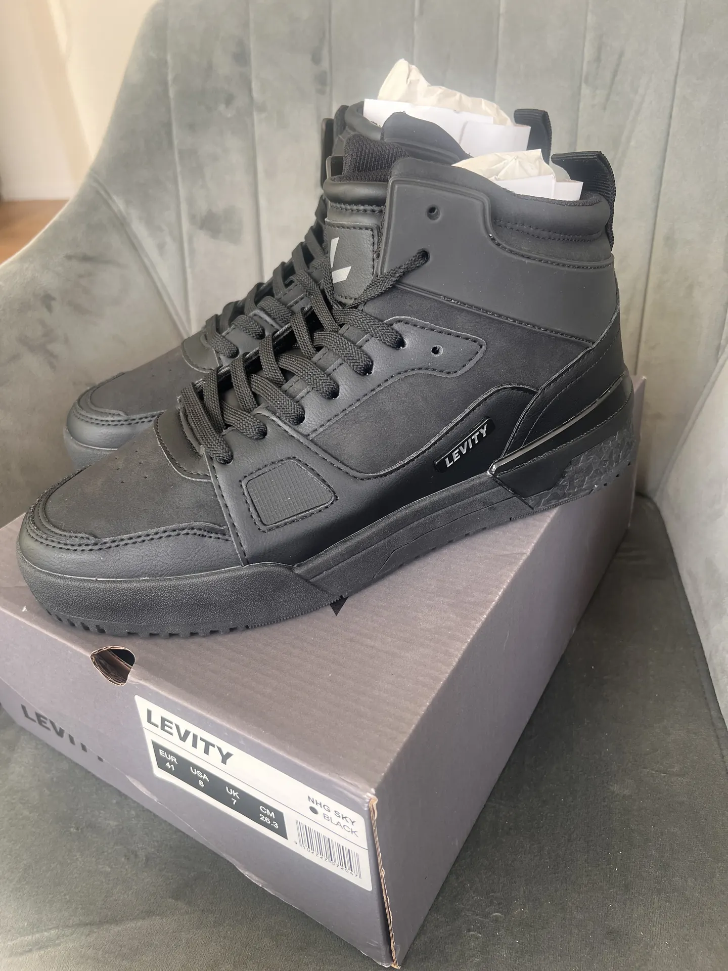Levity Sky Black 2