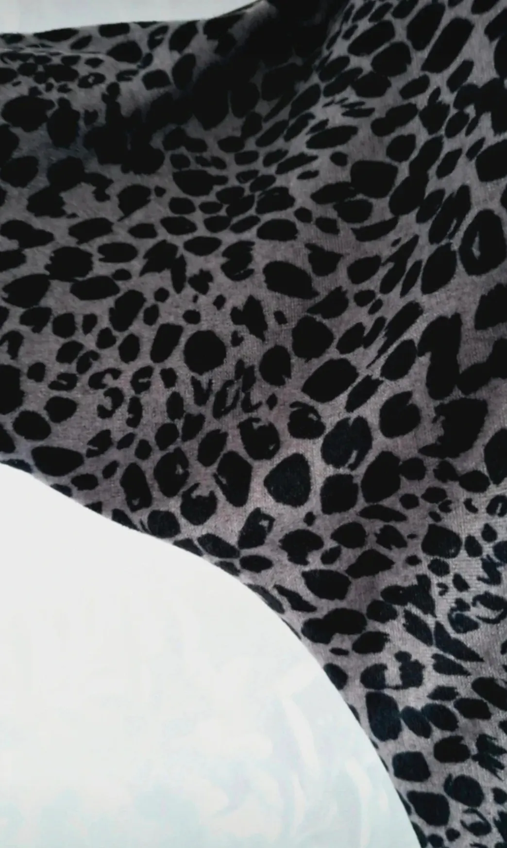 Palaidinė su leopardo raštu ir marškinių imi-tacijos detalėmis 5
