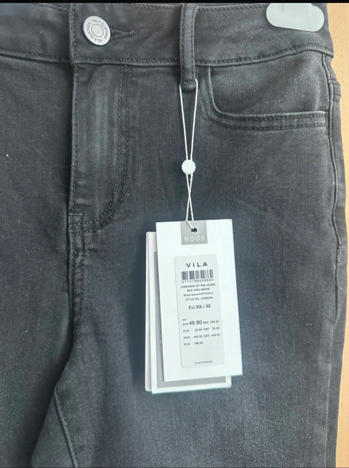Nauji VILA juodi džinsai XS/32 2