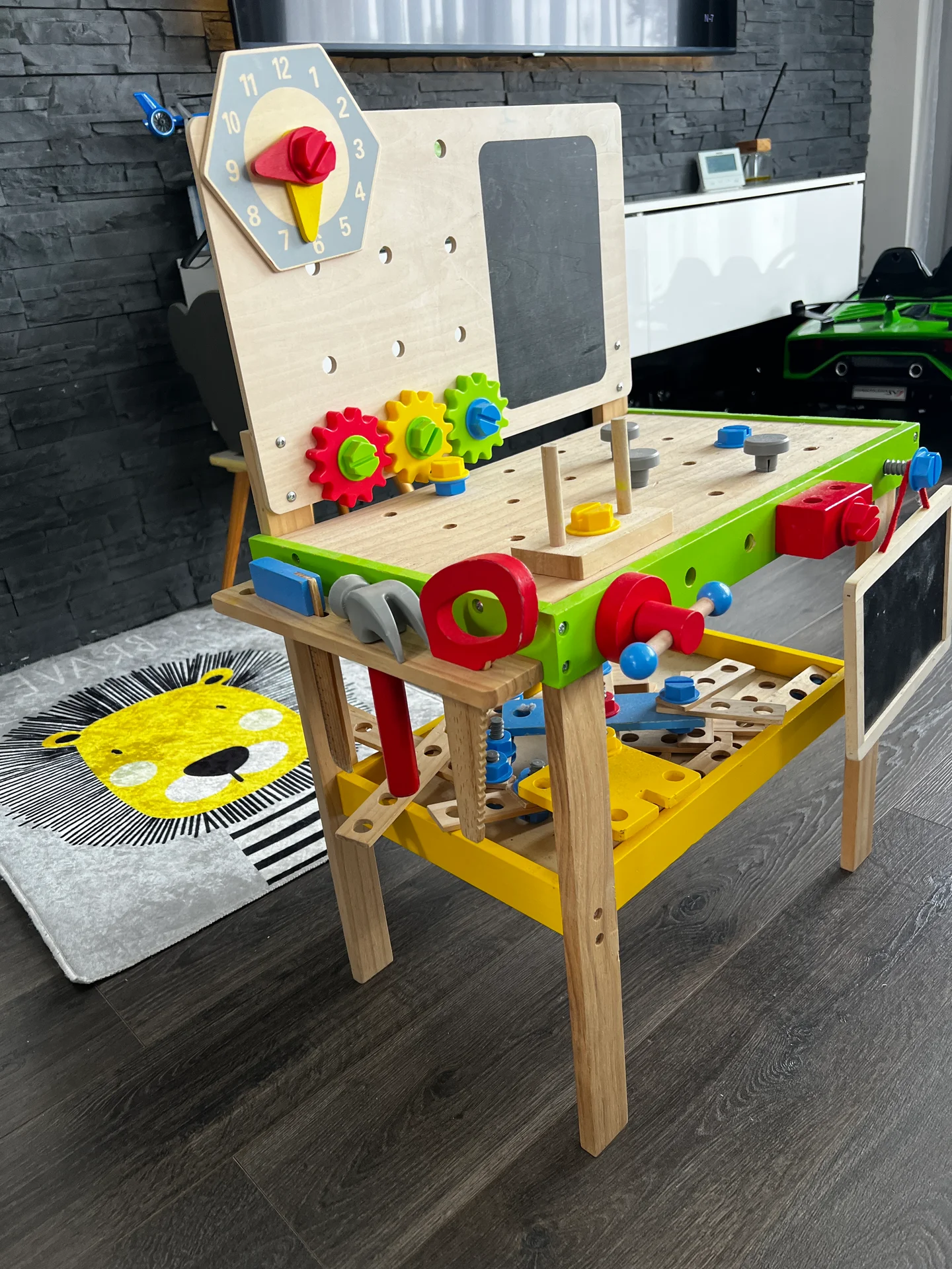 Meistro staliukas 2
