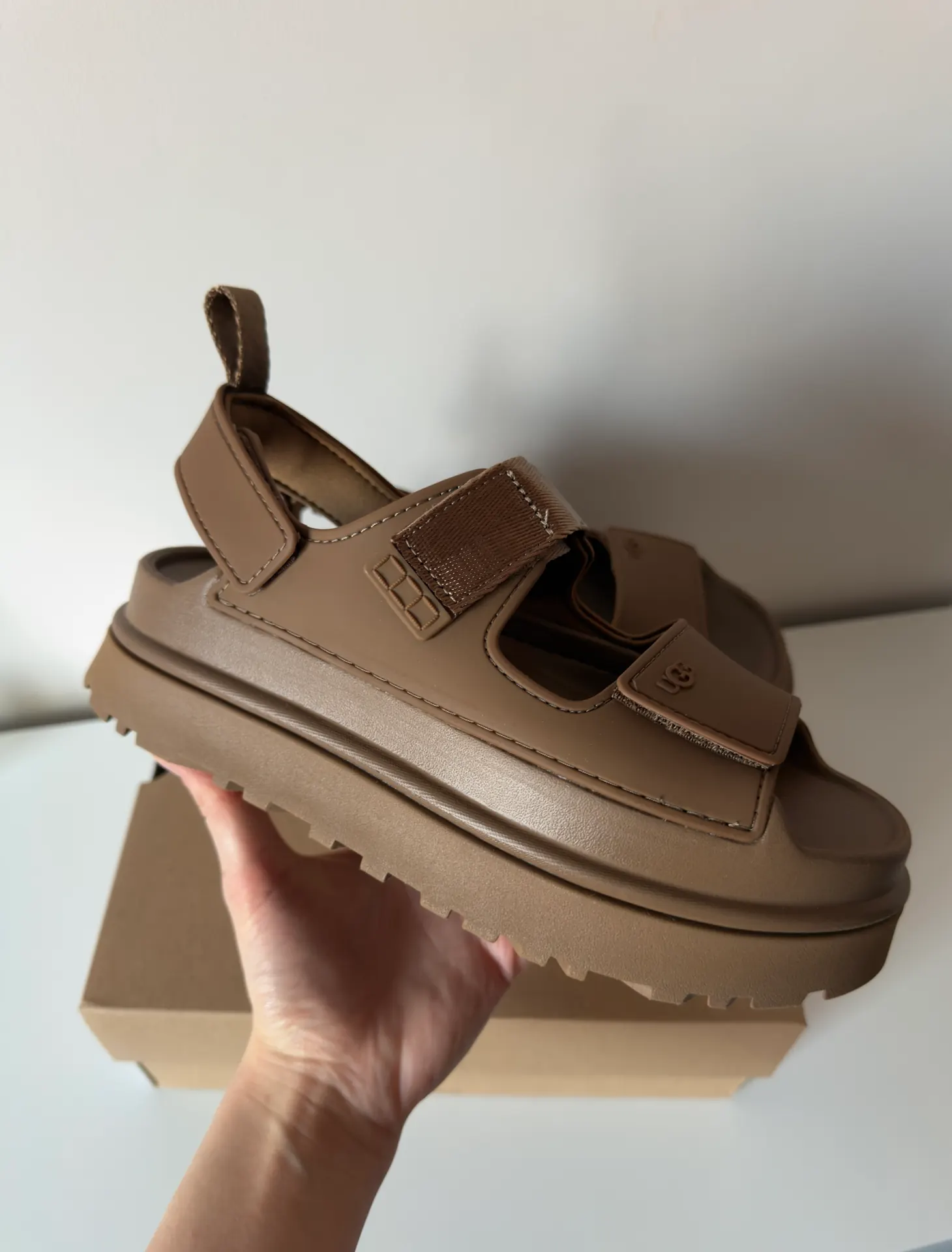 Ugg rudos basutės 2