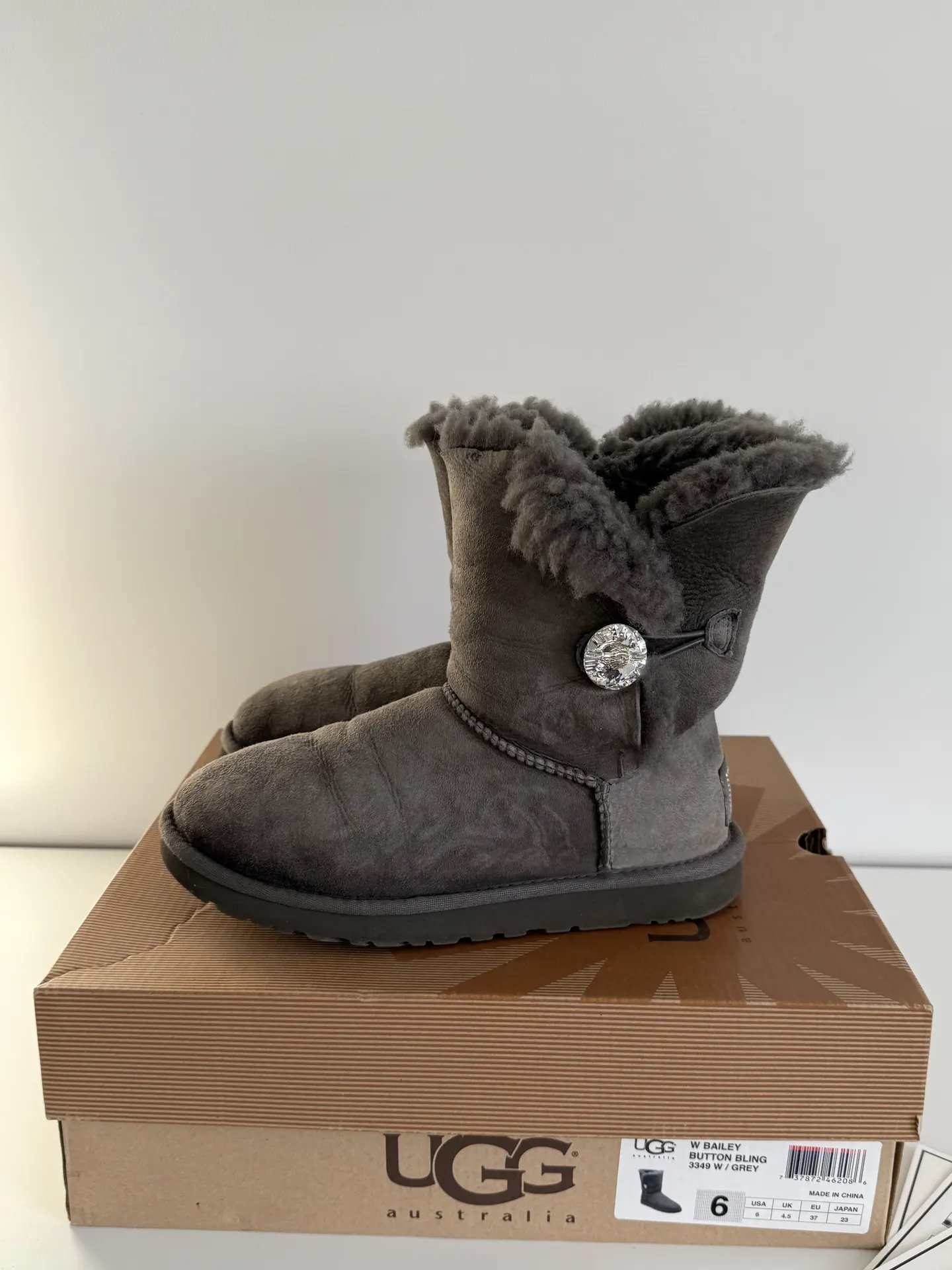 Pilki Ugg Swarovski 37d 3