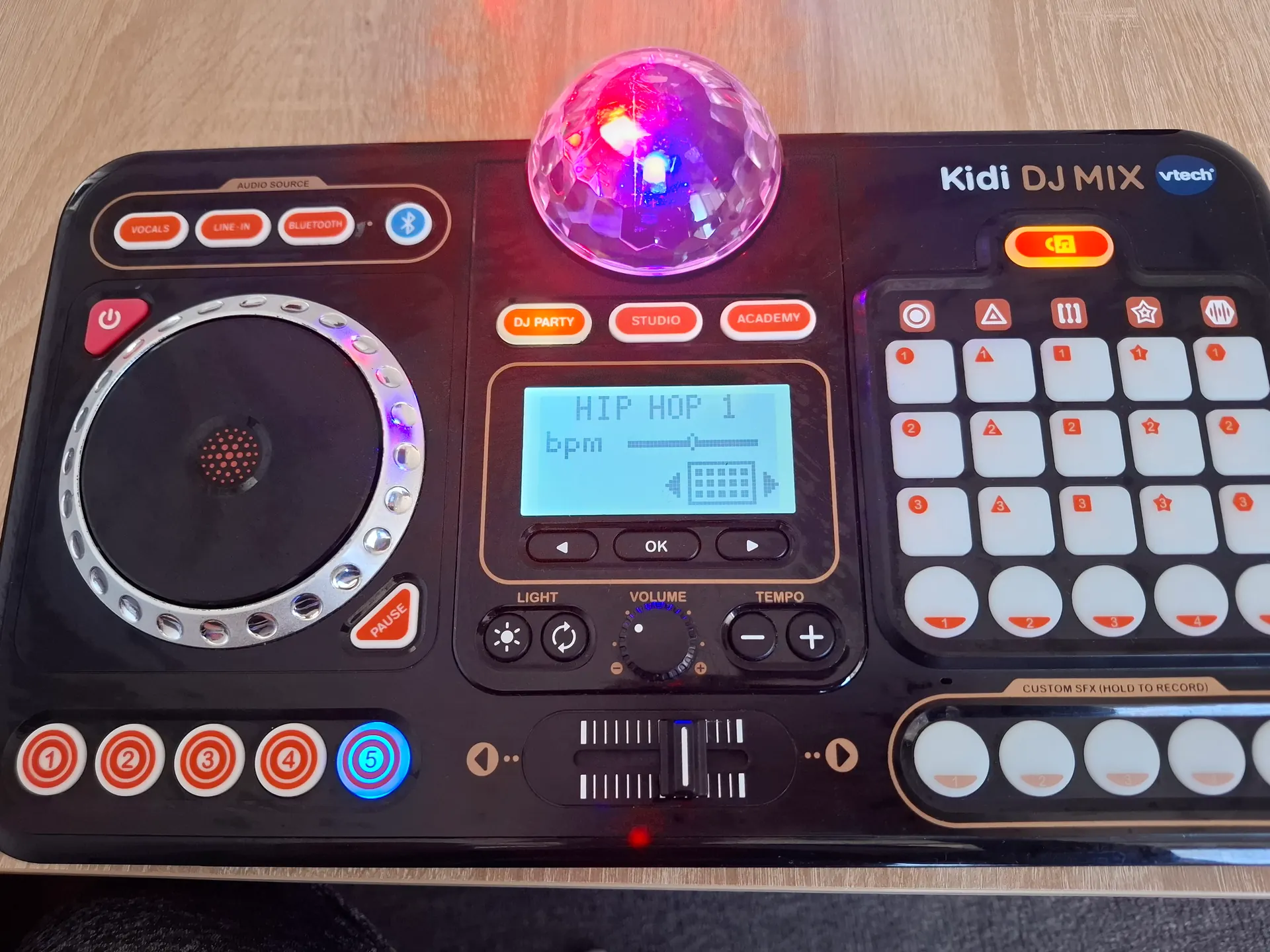 Dj pultelis 2