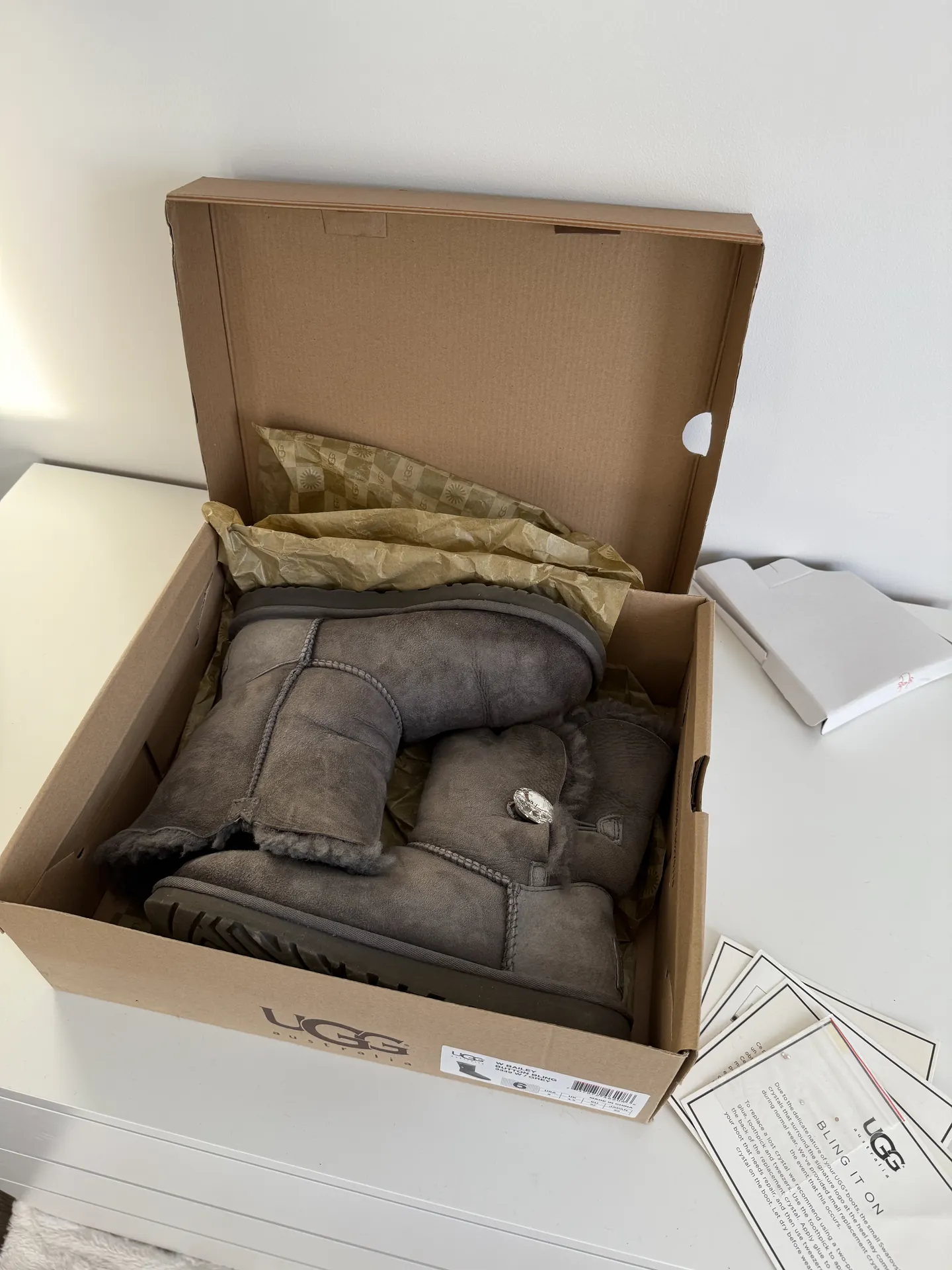 Pilki Ugg Swarovski 37d 5