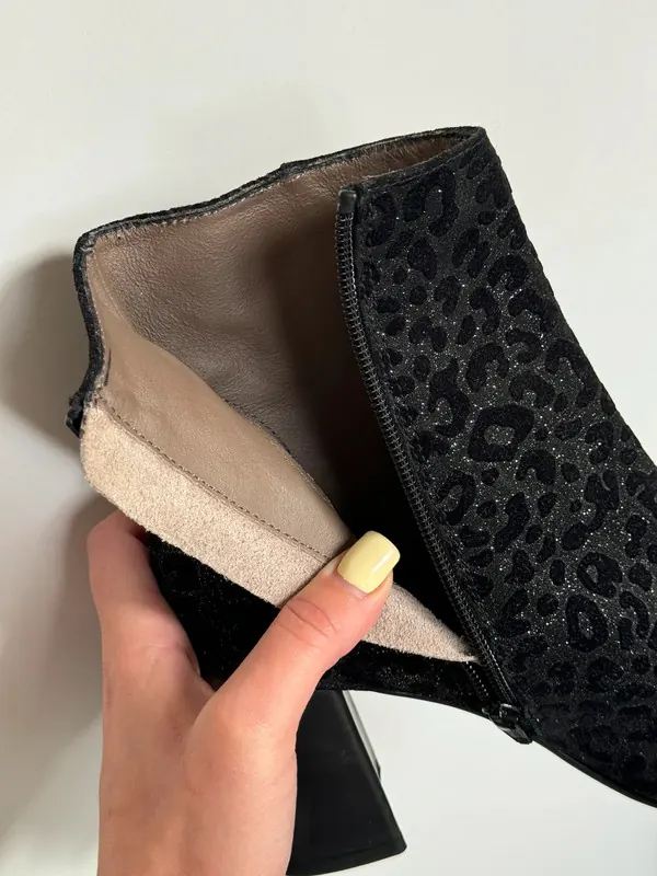 Nauji juodi Calzaturificio Status itališki zomšiniai bateliai ant kulno (leopard print) 37 24 cm 2