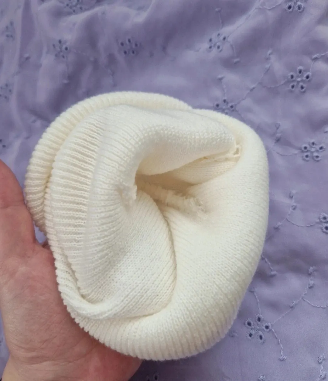 Balta beanie kepurė vaikui 3