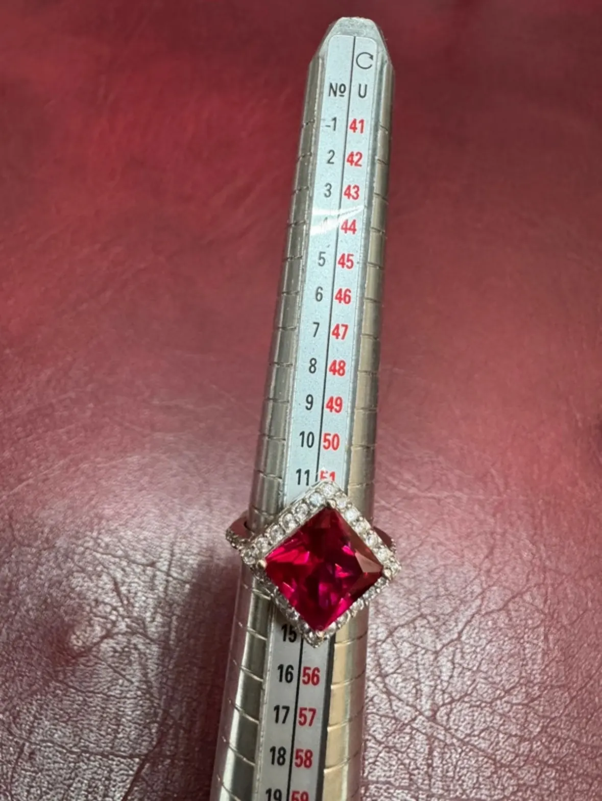 Silver 925, fancy ring with a reddish stone and cubic zirconias | NOS 3