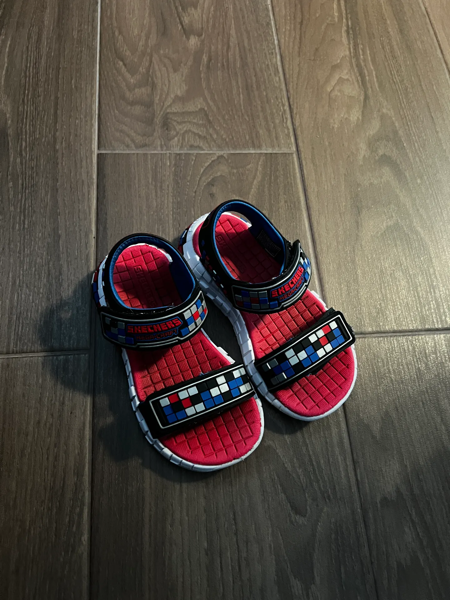 Sketchers basutės 3