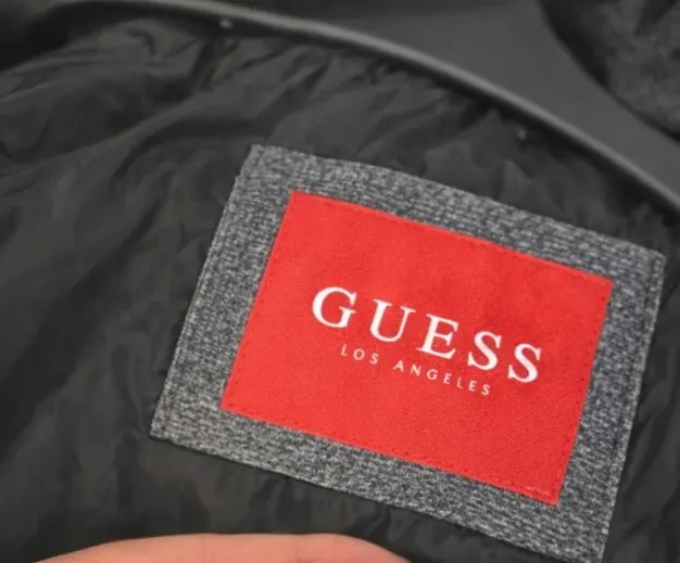 Guess striukė 4