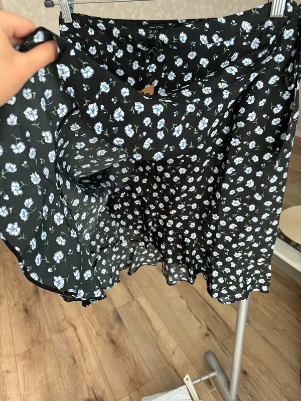 Naujas juodas gėlėtas wrap sijonas dydis M vero moda 5